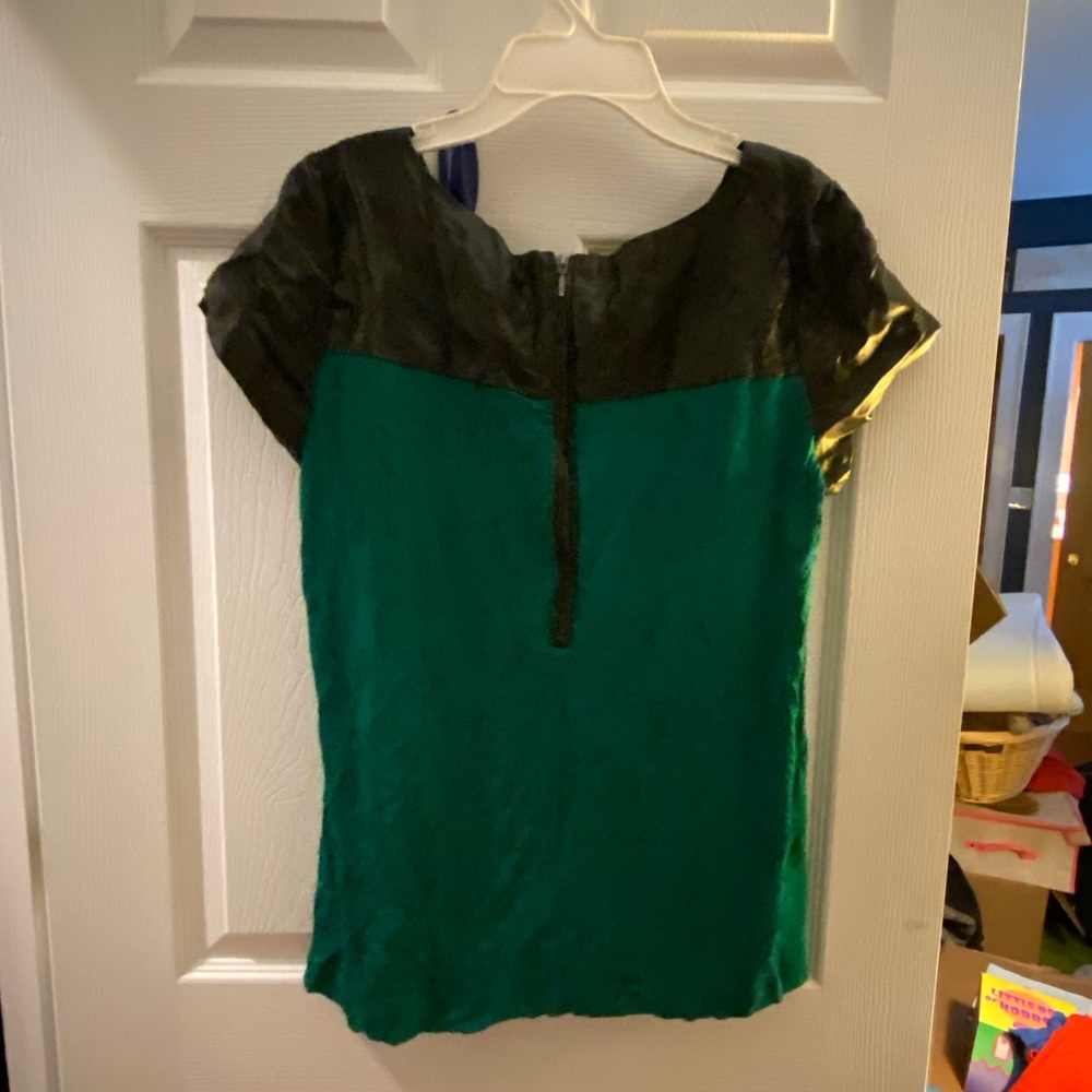 Top - Picture 2 of 3